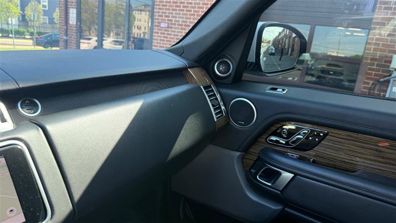 Used 2018 Land Rover Range Rover Supercharged AWD/4WD image 39