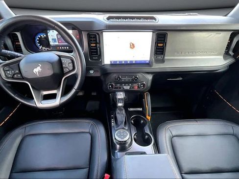 Used 2024 Ford Bronco Badlands image 7