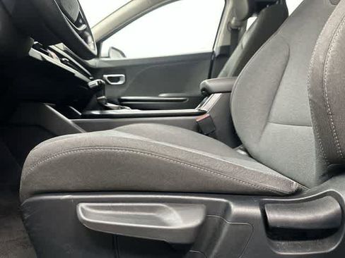 Used 2025 Kia K4 LXS image 26