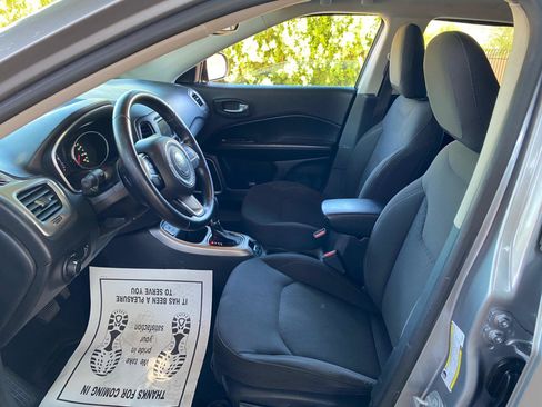 Used 2018 Jeep Compass Sport FWD image 32