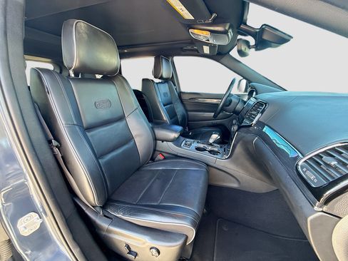 Used 2020 Jeep Grand Cherokee Overland image 16