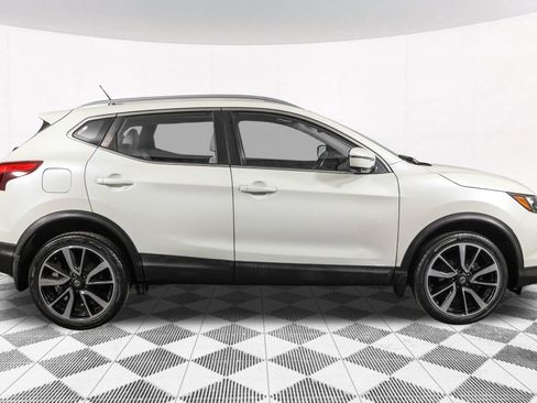 Used 2018 Nissan Rogue Sport SL w/ SL Premium Package AWD/4WD image 17