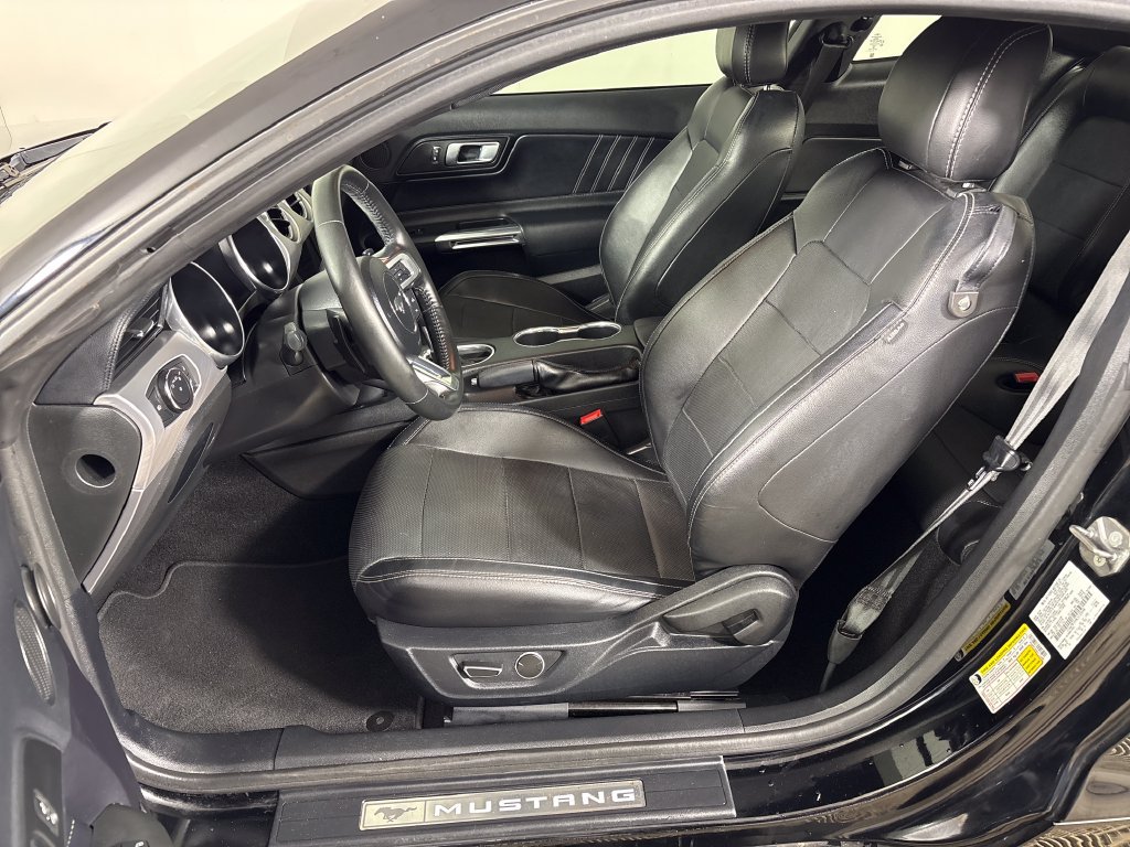 Used 2019 Ford Mustang Premium RWD image 26