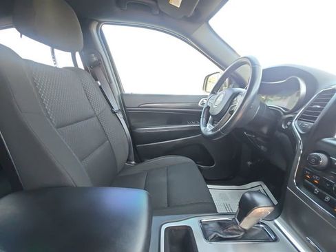 Used 2021 Jeep Grand Cherokee Laredo image 15