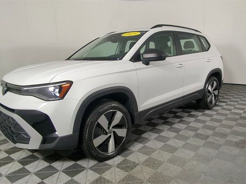 Used 2025 Volkswagen Taos S image 9