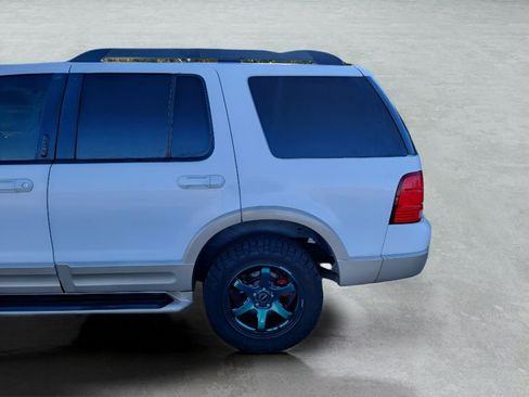 Used 2005 Ford Explorer Eddie Bauer image 7