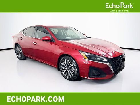 Used 2023 Nissan Altima 2.5 SV image 1
