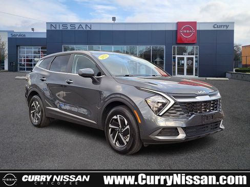 Used 2023 Kia Sportage LX image 1