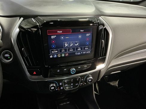 Used 2023 Chevrolet Traverse LT image 29