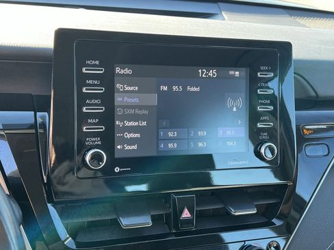 Used 2023 Toyota Camry SE image 18