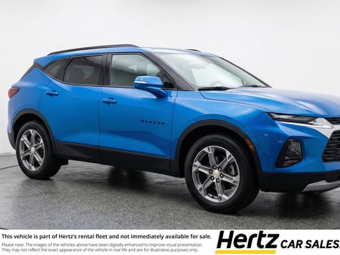 Used 2025 Chevrolet Blazer LT image 1