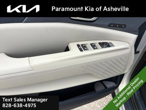New 2026 Kia Carnival EX FWD image 24