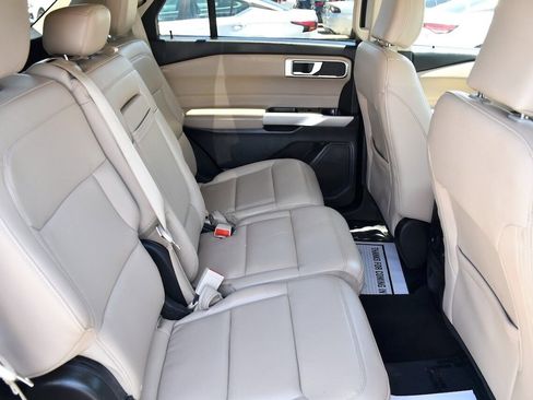 Used 2024 Ford Explorer XLT w/ Equipment Group 202A image 16
