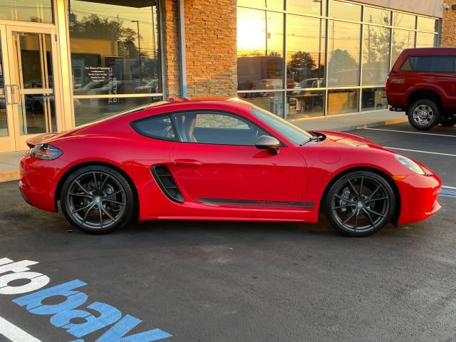 Used 2023 Porsche 718 Cayman w/ 718 T Interior Package RWD image 23
