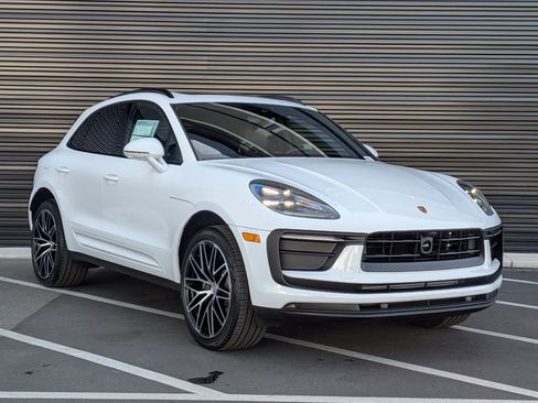 New 2026 Porsche Macan image 7