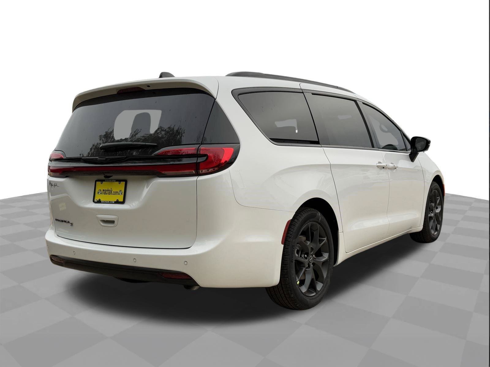 New 2026 Chrysler Pacifica Select w/ S Appearance Package FWD image 7
