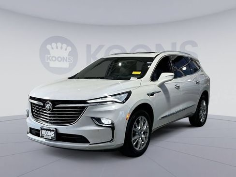 Used 2024 Buick Enclave Essence w/ Experience Buick Package FWD image 1