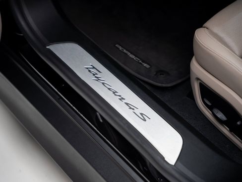 Used 2022 Porsche Taycan 4S image 54