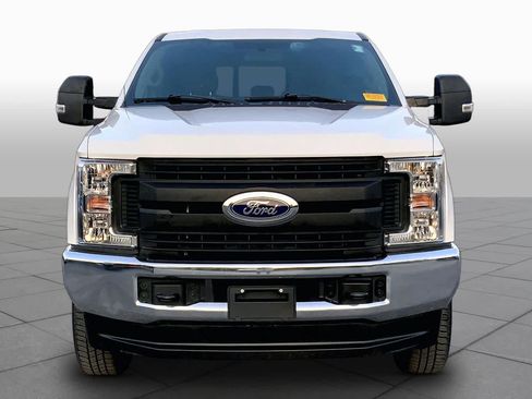 Used 2019 Ford F250 XL w/ XL Value Package AWD/4WD image 4