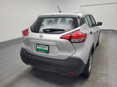 Used 2020 Nissan Kicks S image 7