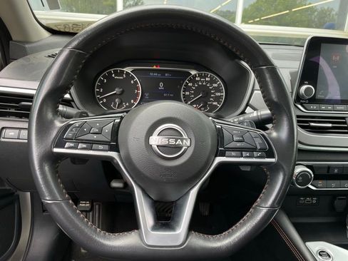 Used 2024 Nissan Altima 2.5 SR FWD image 14
