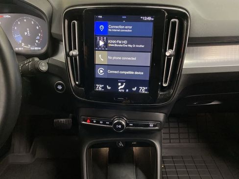 Used 2020 Volvo XC40 T5 Momentum w/ Protection Package Premier image 26