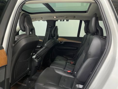 Used 2021 Volvo XC90 T6 Momentum w/ Advanced Package image 31