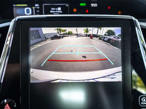 Certified 2020 Toyota Prius Prime XLE w/ Carpet Mat Package FWD image 37