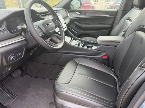 New 2026 Jeep Grand Cherokee Limited RWD image 11