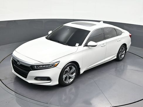 Used 2020 Honda Accord EX image 19