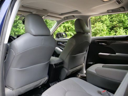 Used 2021 Toyota Highlander Limited AWD/4WD image 31