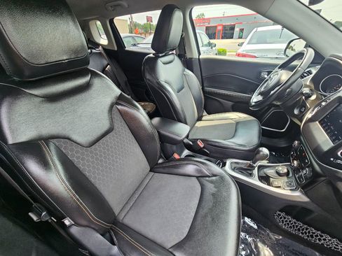 Used 2018 Jeep Compass Latitude w/ Popular Equipment Group image 20