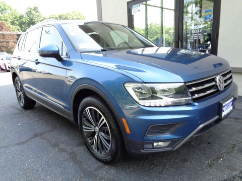 Used 2018 Volkswagen Tiguan SEL AWD/4WD image 3