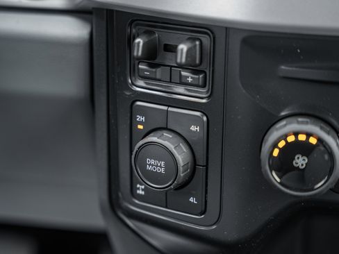 New 2026 Ford F250 XLT w/ XLT Premium Package image 30