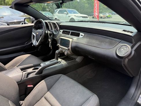 Used 2015 Chevrolet Camaro LT RWD image 32