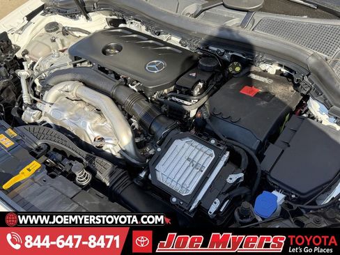 Used 2025 Mercedes-Benz GLA 250 4MATIC image 32