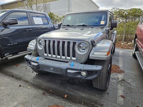 Used 2021 Jeep Wrangler Unlimited Sahara w/ Cold Weather Group image 2