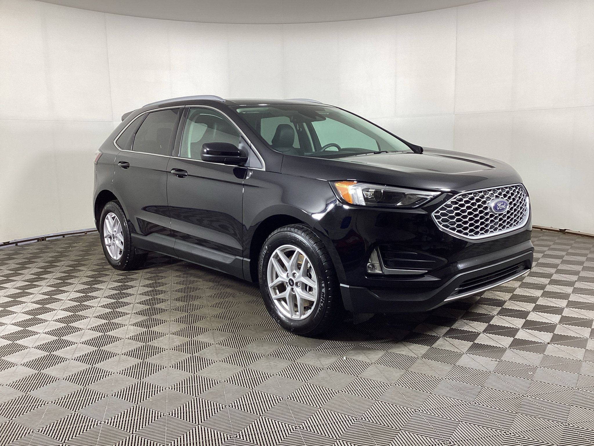 Used 2024 Ford Edge SEL w/ Convenience Package AWD/4WD image 1