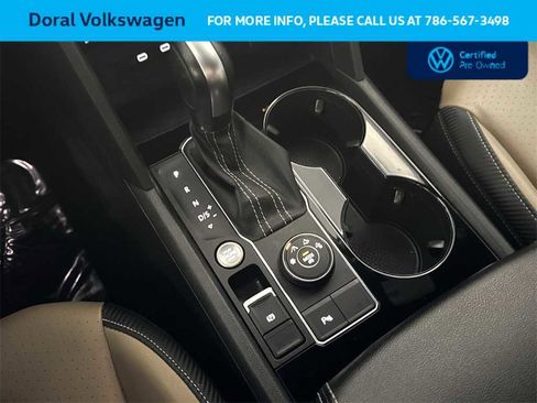 Certified 2022 Volkswagen Atlas Cross Sport SE image 21