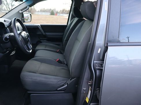 Used 2014 Nissan Titan S image 19