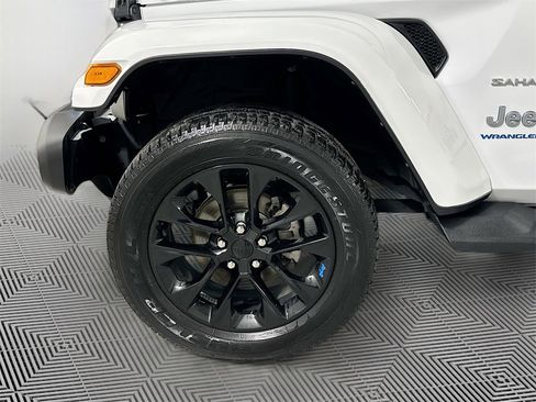 Used 2023 Jeep Wrangler Unlimited Sahara w/ Cold Weather Group image 9