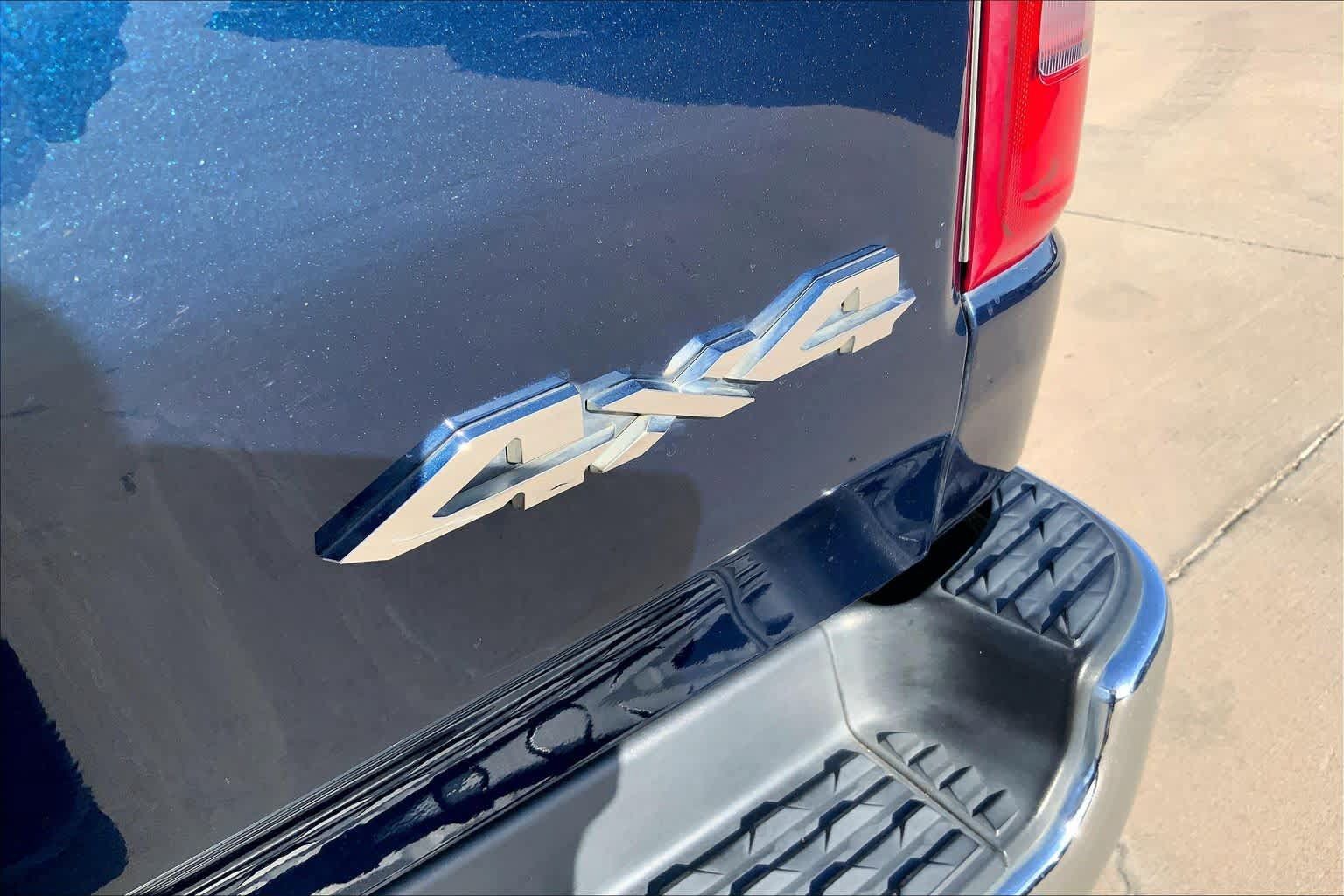 Used 2019 RAM 1500 Laramie AWD/4WD image 10