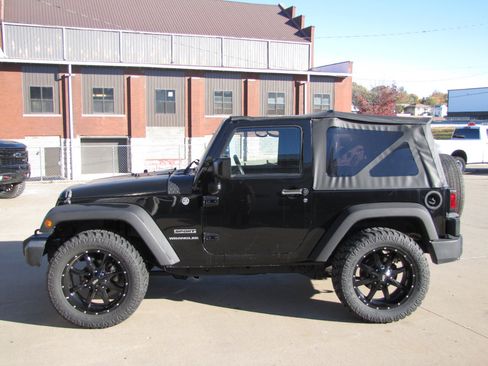Used 2015 Jeep Wrangler Sport image 2