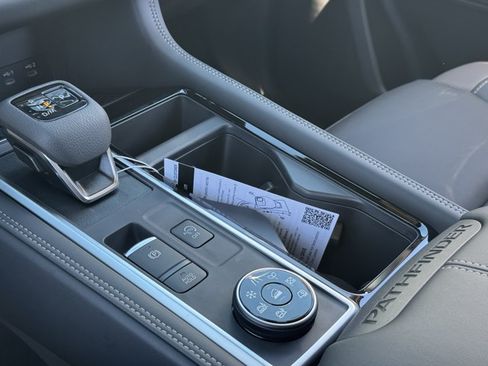 New 2026 Nissan Pathfinder Platinum AWD/4WD image 12
