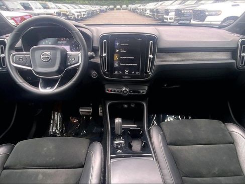 Used 2020 Volvo XC40 T5 R-Design AWD/4WD image 14