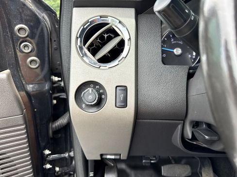 Used 2014 Ford F250 Lariat w/ Chrome Package AWD/4WD image 10