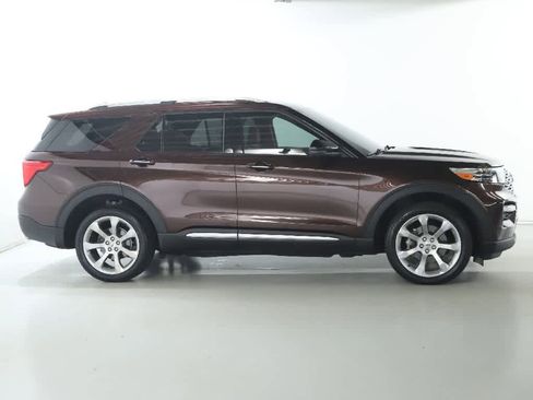 Used 2020 Ford Explorer Platinum w/ Premium Technology Package AWD/4WD image 11