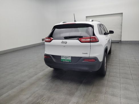 Used 2018 Jeep Cherokee Latitude image 9
