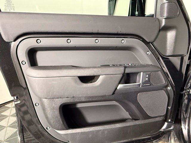 Certified 2025 Land Rover Defender 110 S AWD/4WD image 20