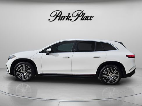 Used 2023 Mercedes-Benz EQS 580 4MATIC SUV image 2